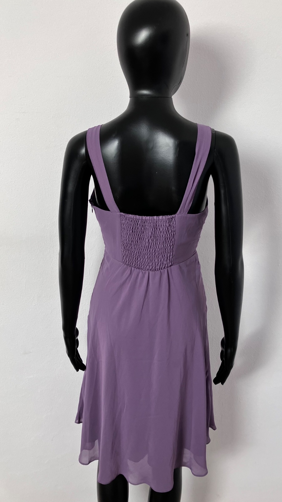 Fialové elegantné spoločenské šaty (36)