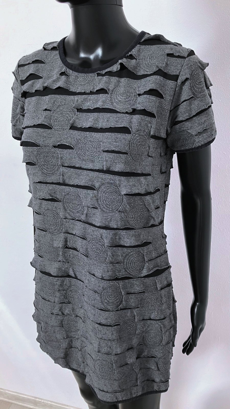 Sivo-čierne šaty