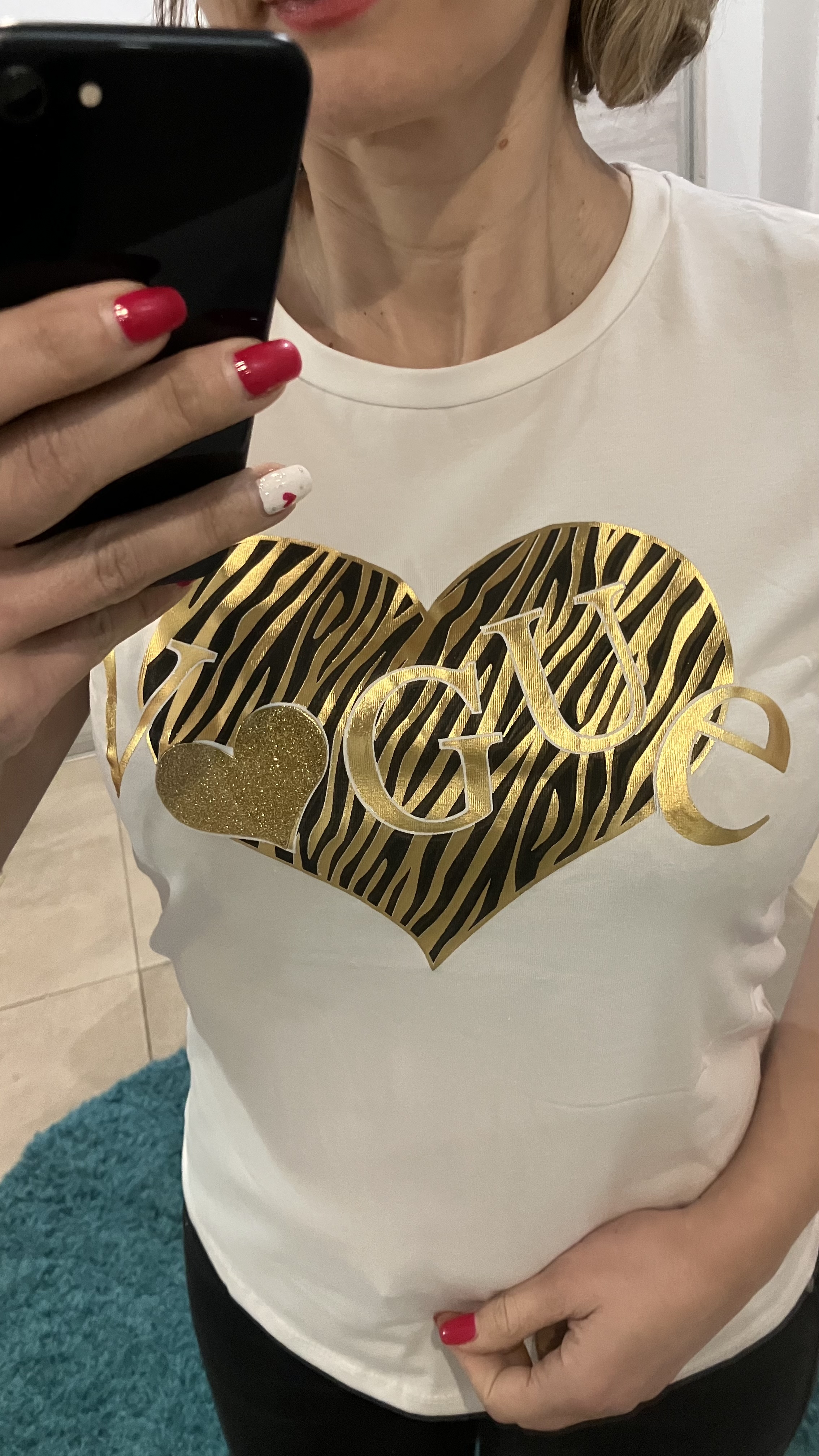 Dámske tričko s potlačou srdca a nápisom Vogue (UNI - S,M)