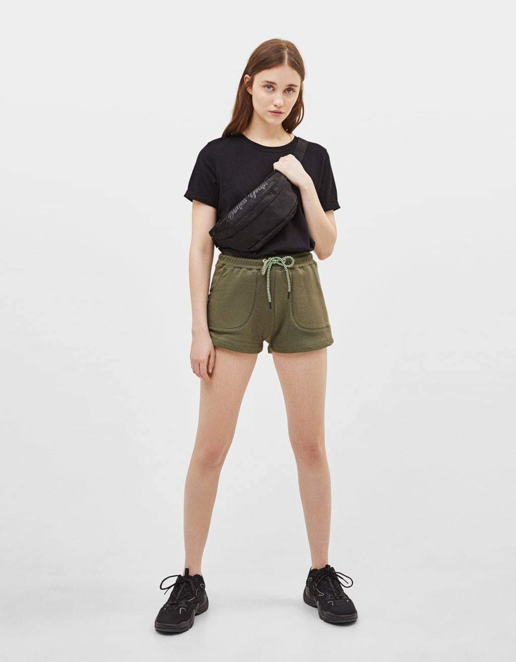 Khaki šortky Bershka (24)