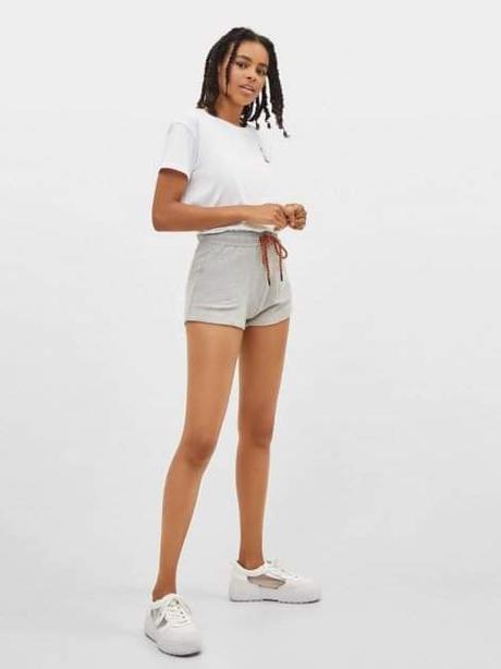Sivé šortky Bershka (XS)