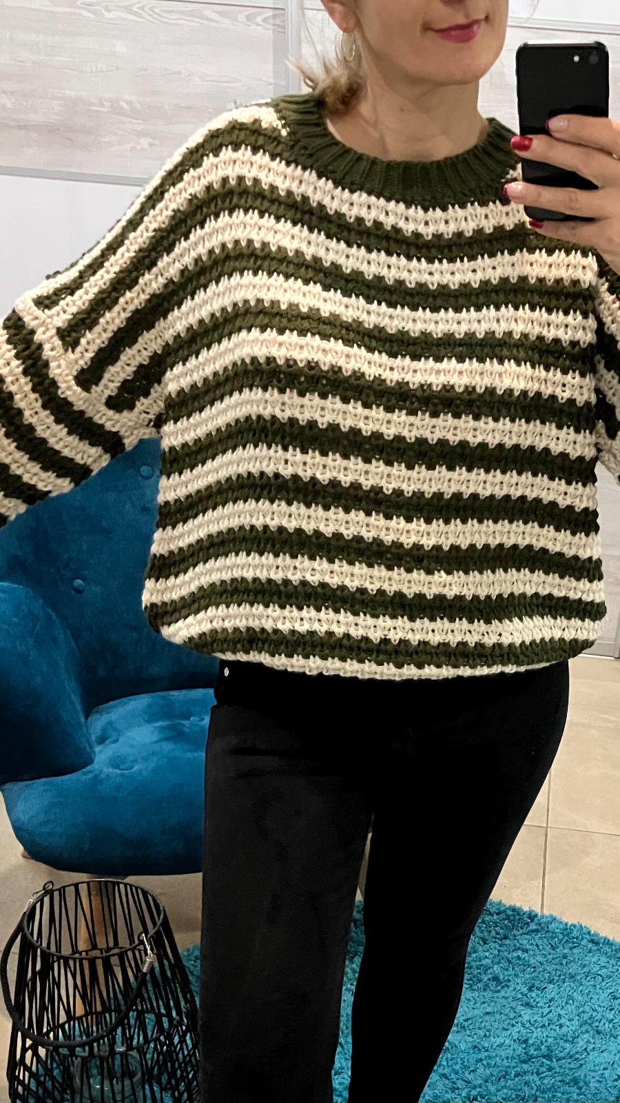 Pásikavý pletený sveter 