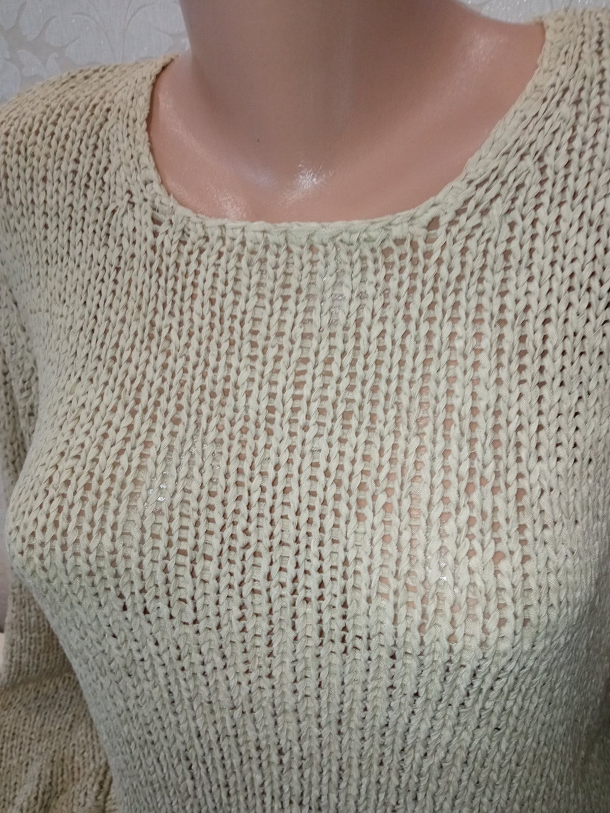 Svetlohnedý pletený dierkovaný sveter (M)