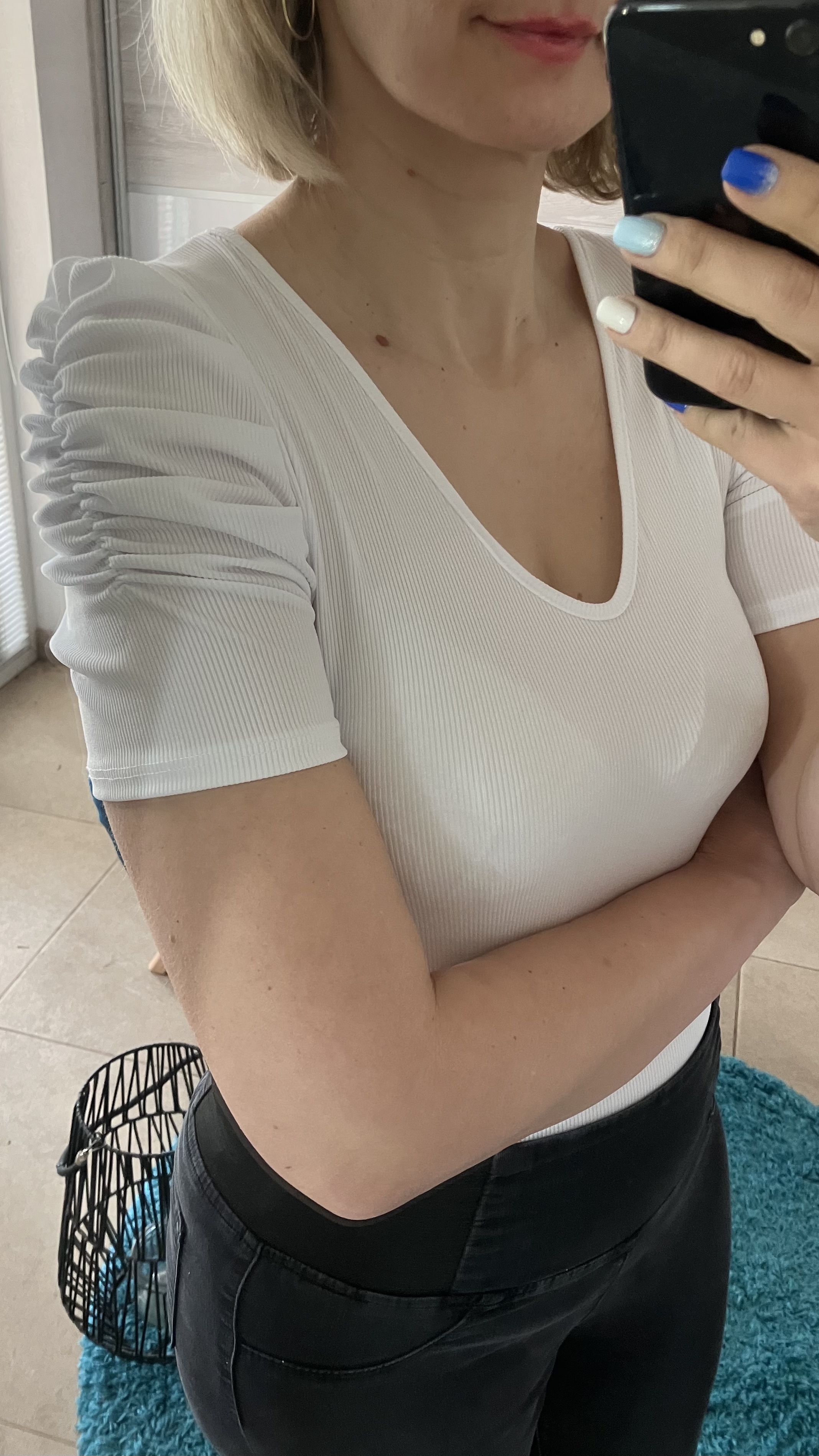 Vrúbkované tričko s nariasenými rukávmi biele (UNI - S,M)