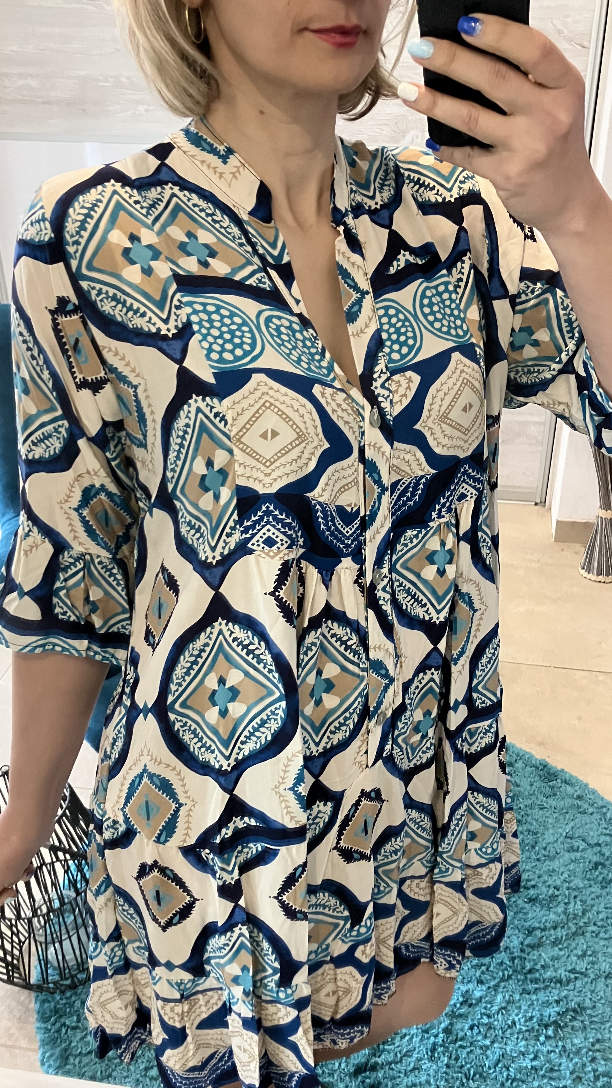 Vzorované šaty s 3/4 rukávom a volánom modré (UNI - S,M,L,XL)