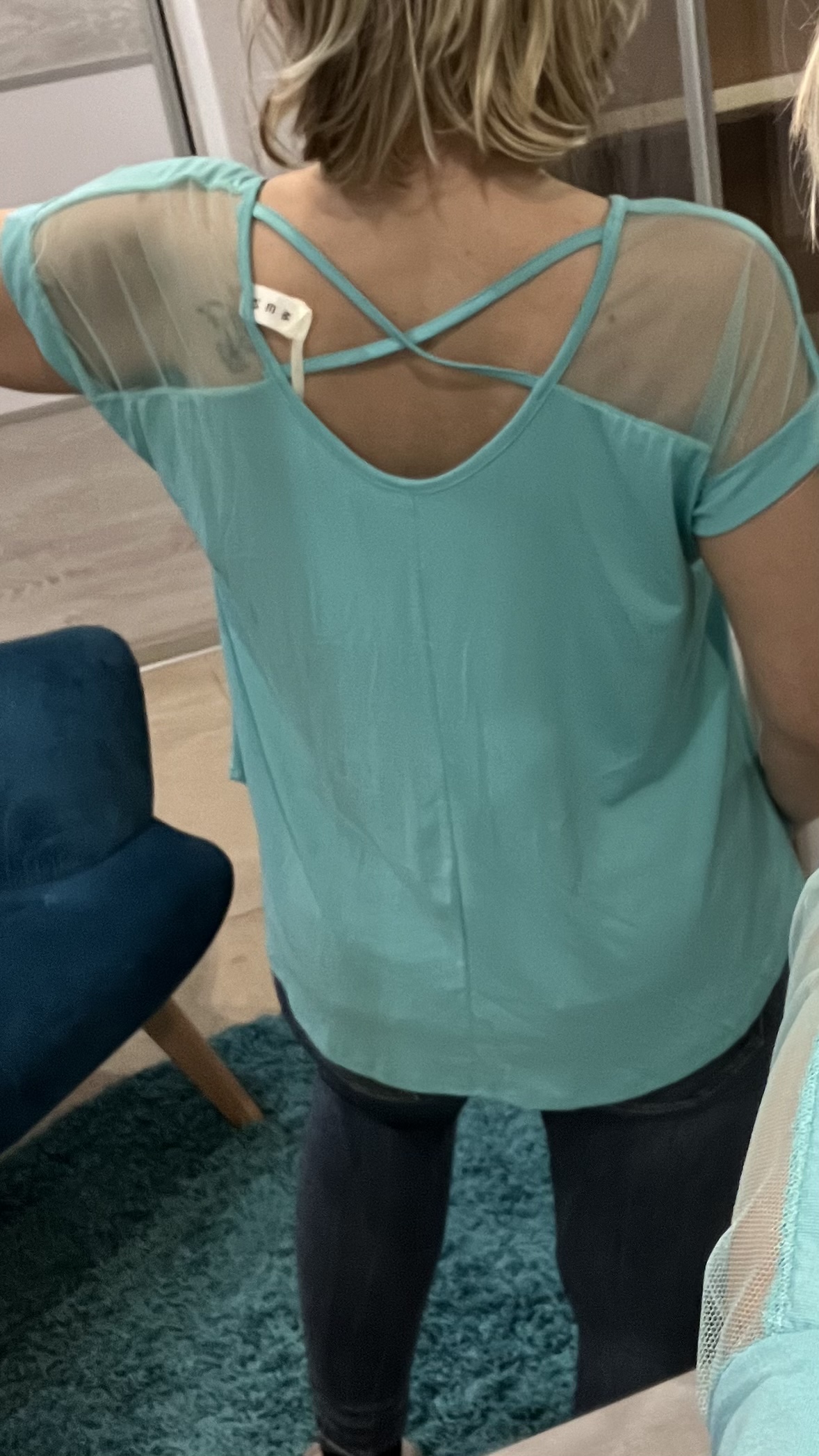 Tričko s výstrihom na chrbáte mentolové (UNI - S,M,L,XL)