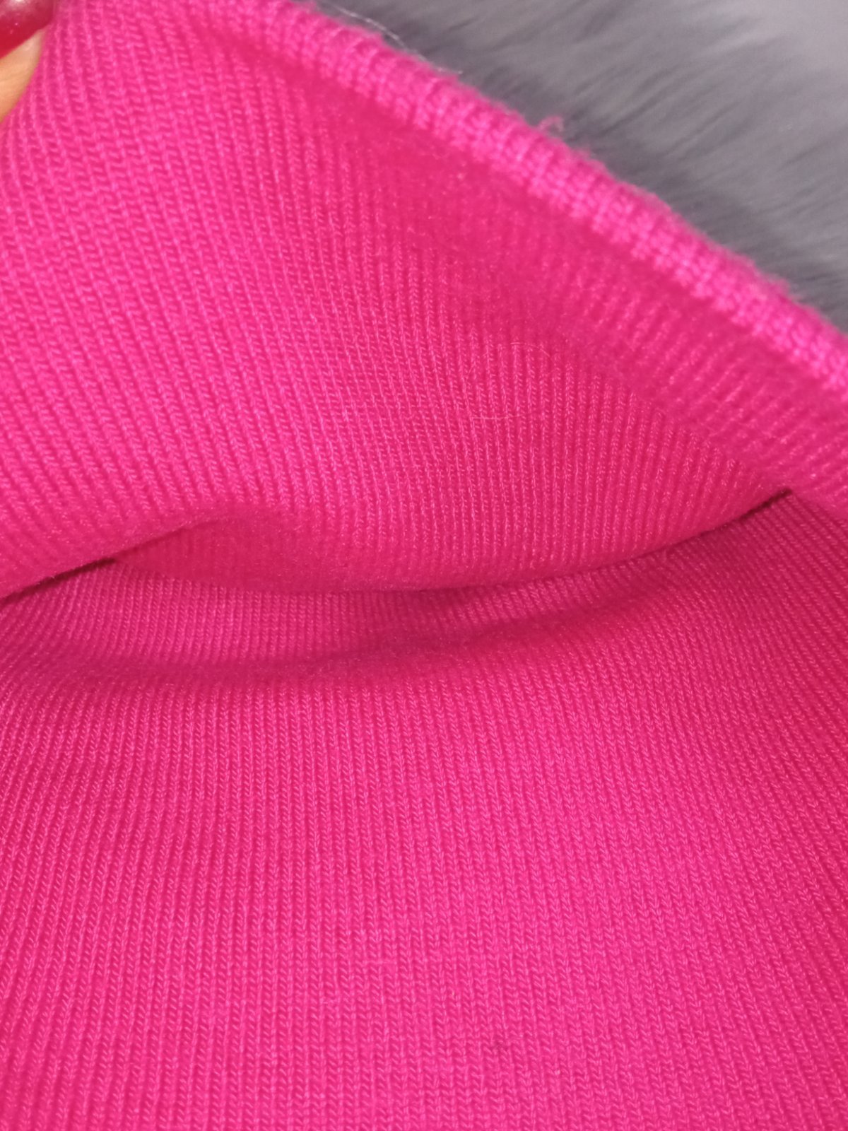 Ružovo-biela bodkovaná prechodná čiapka