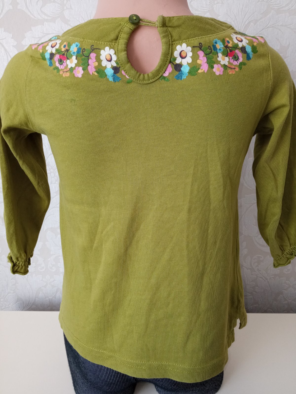 Olivové tričko s kvetmi H&M (92)