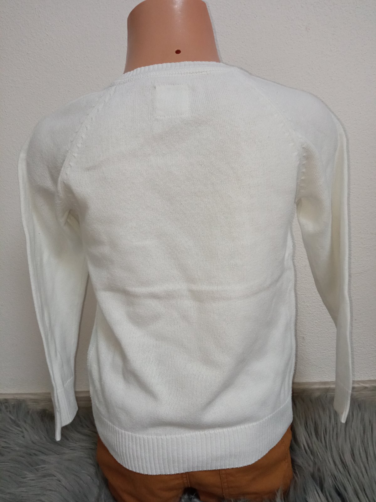 Biely vzorovaný sveter (110-116)