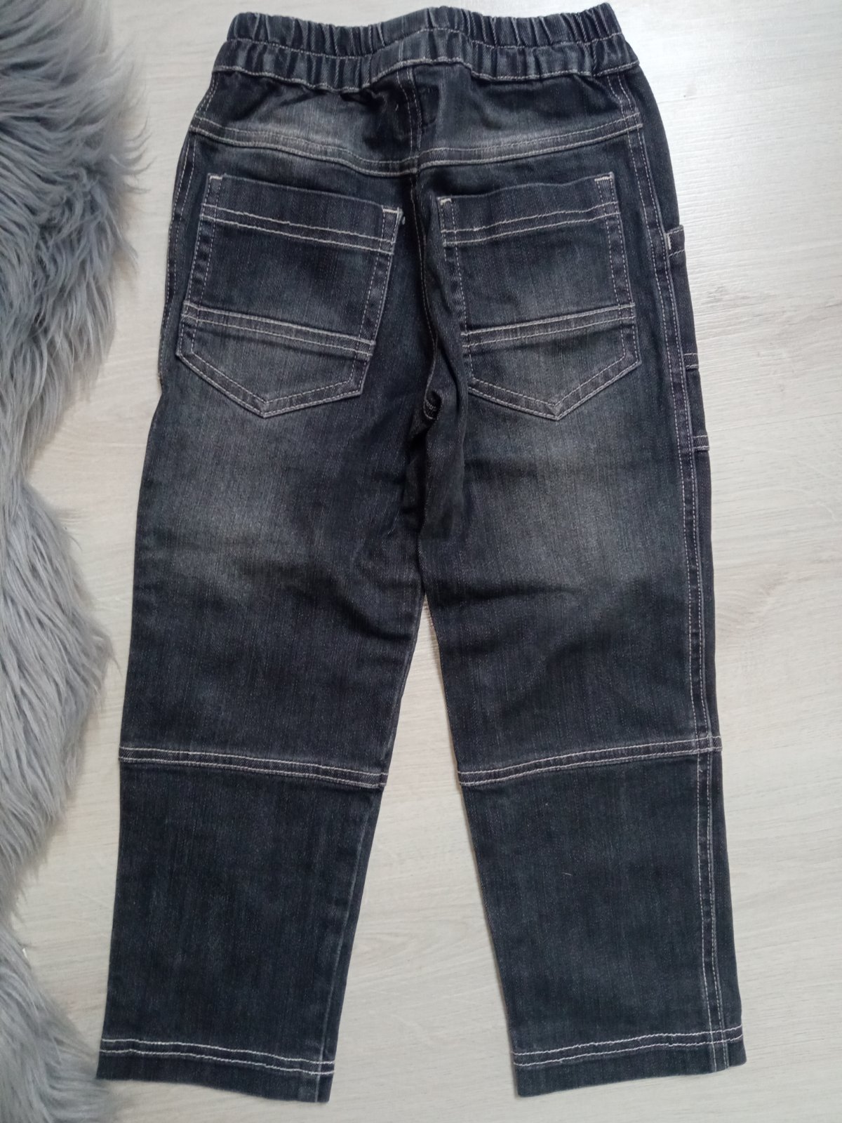 Sivé vyšúchané džínsy na gumu v páse (110)