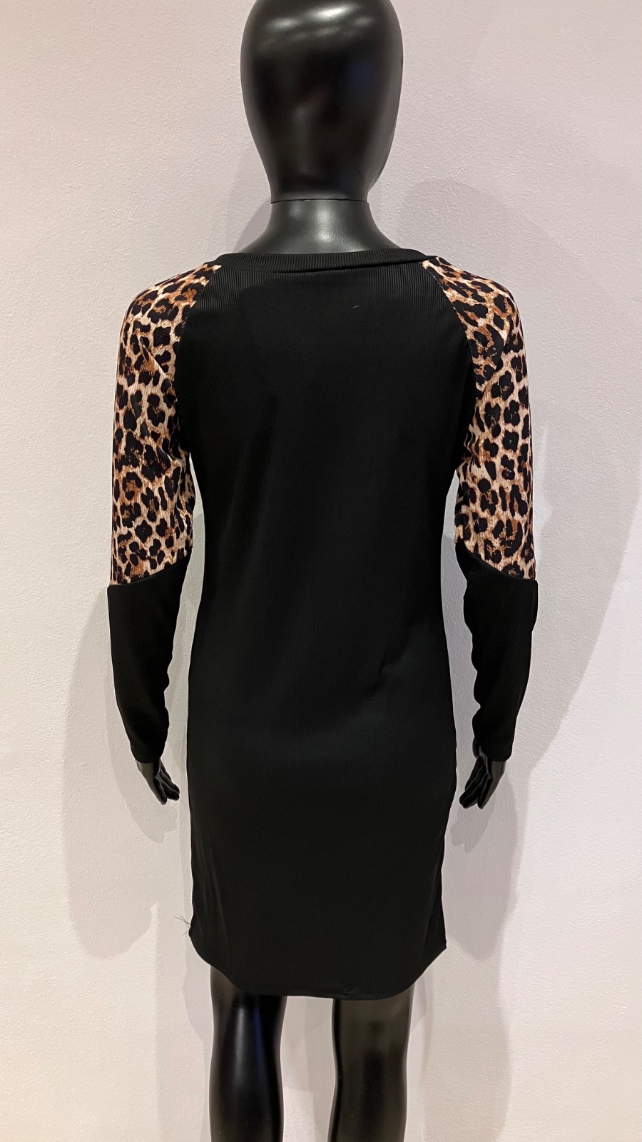 Rebrované šaty s leopardím vzorom (UNI - M,L)
