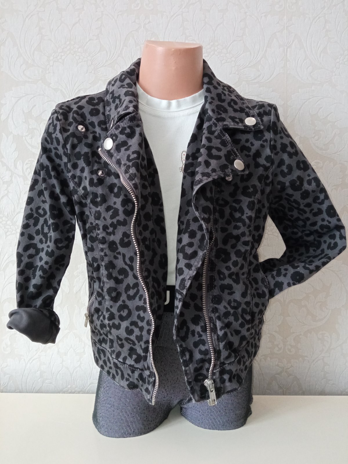 Dievčenský kabát s leopardím vzorom H&M