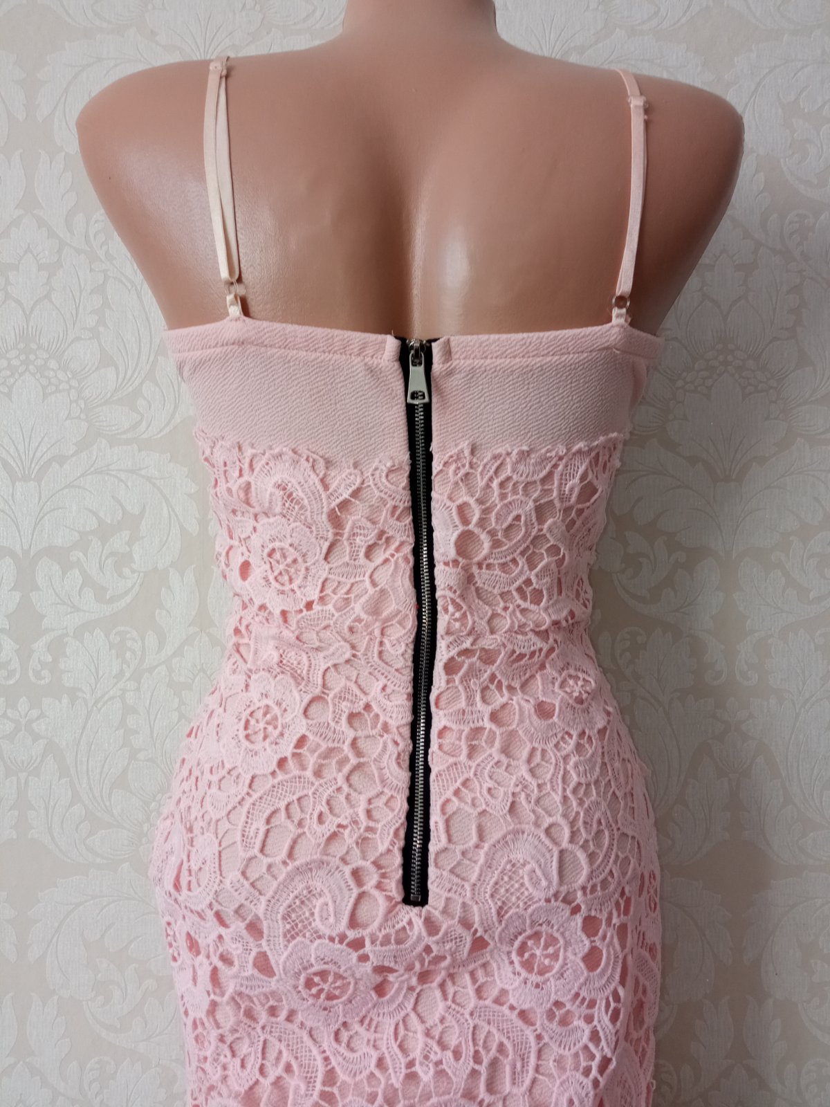Ružové čipkované spoločenské šaty (XS)