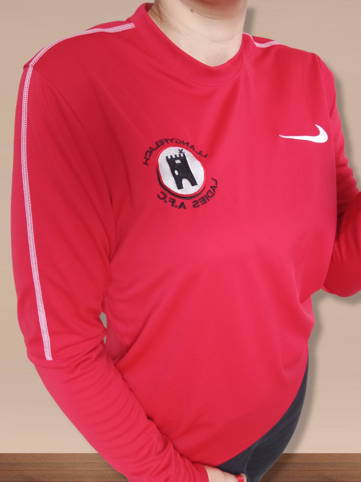 Červené športové tričko Dri fit Nike (M)