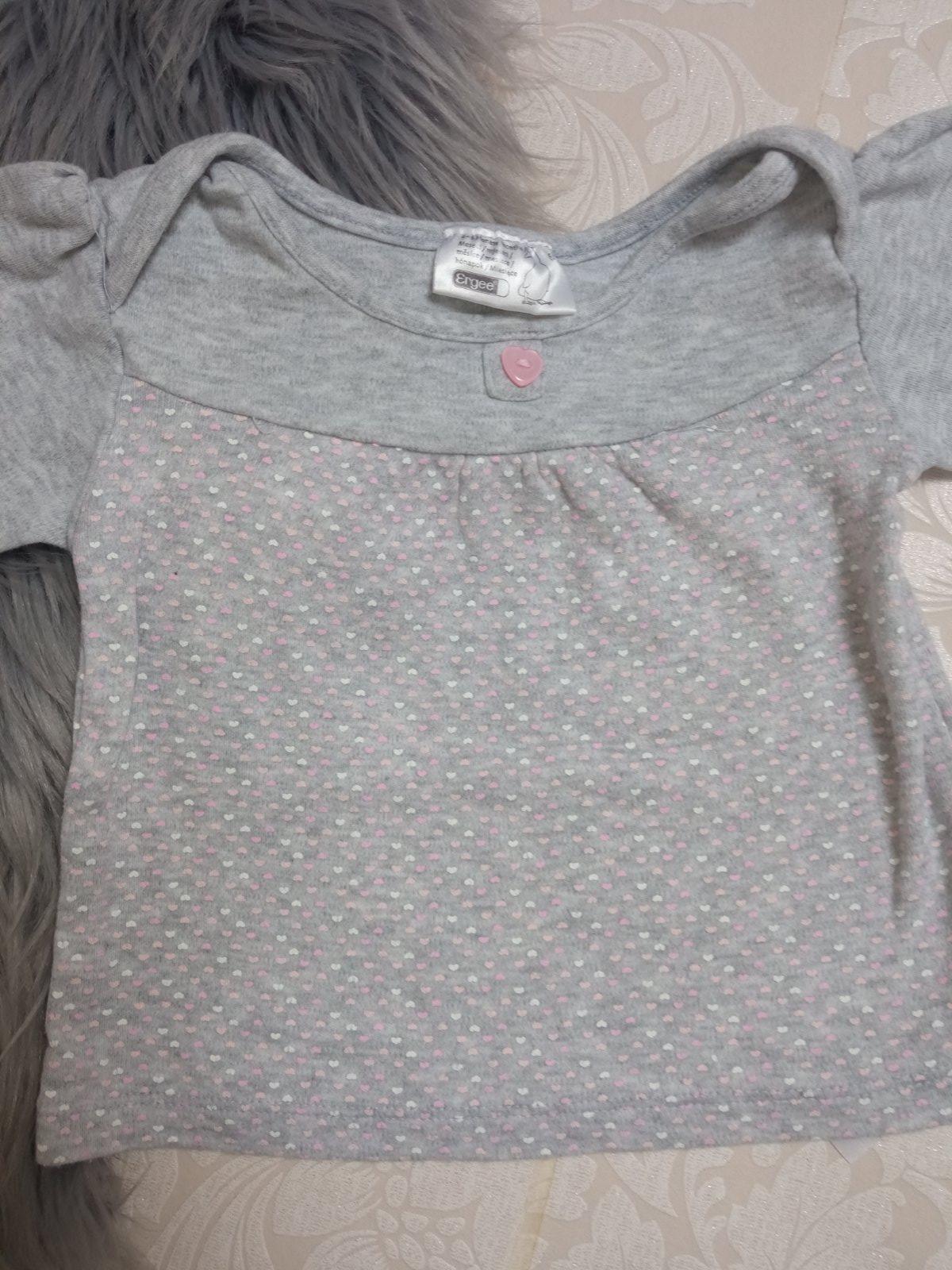 Sivé melírované tričko so srdiečkami (68)