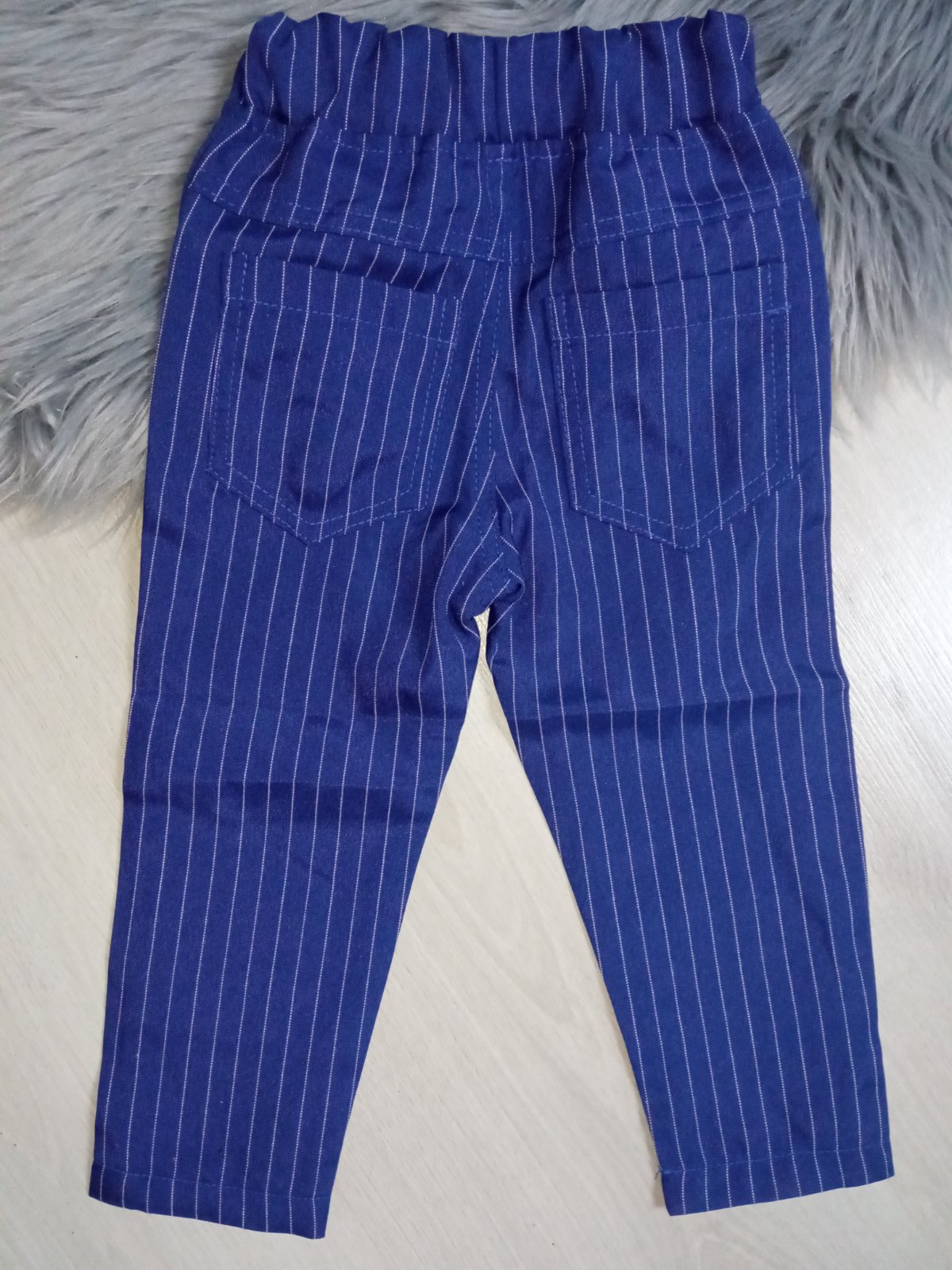 Modro-biele pásikavé elegantné nohavice (80)