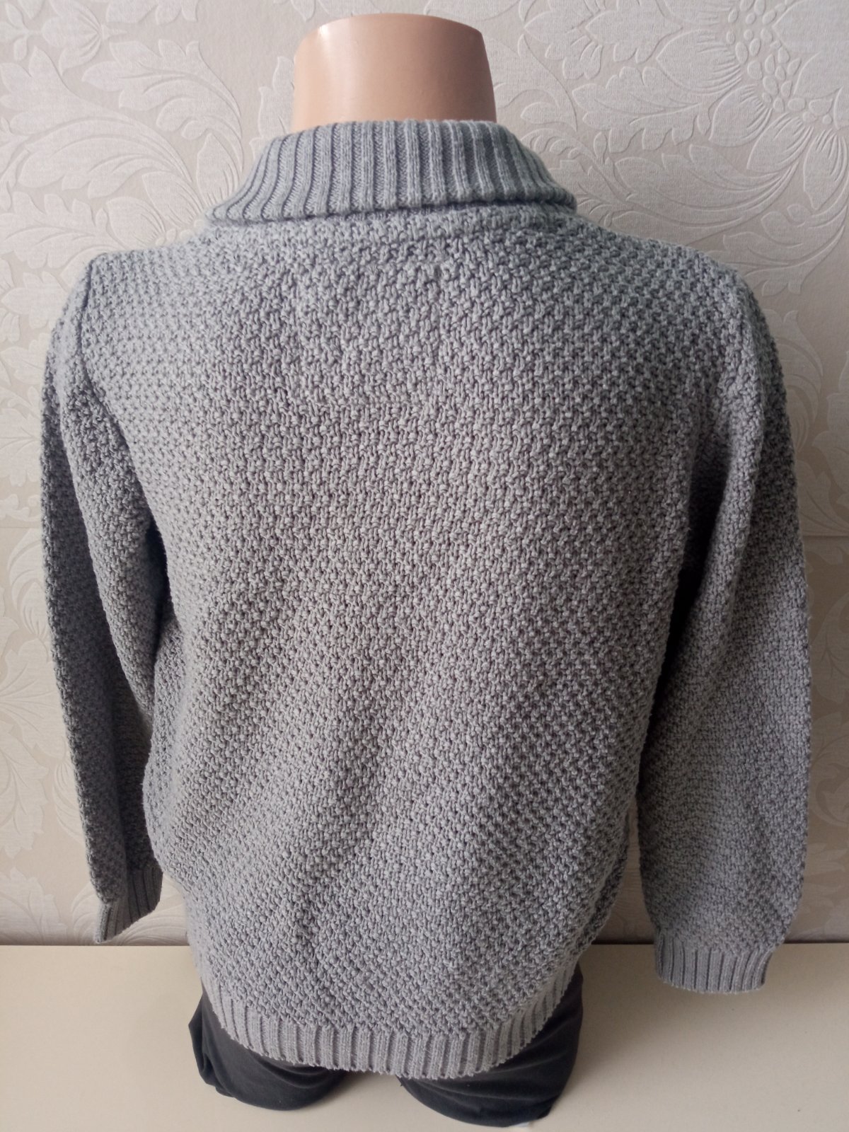 Sivý sveter s golierom Lupilu (110-116)