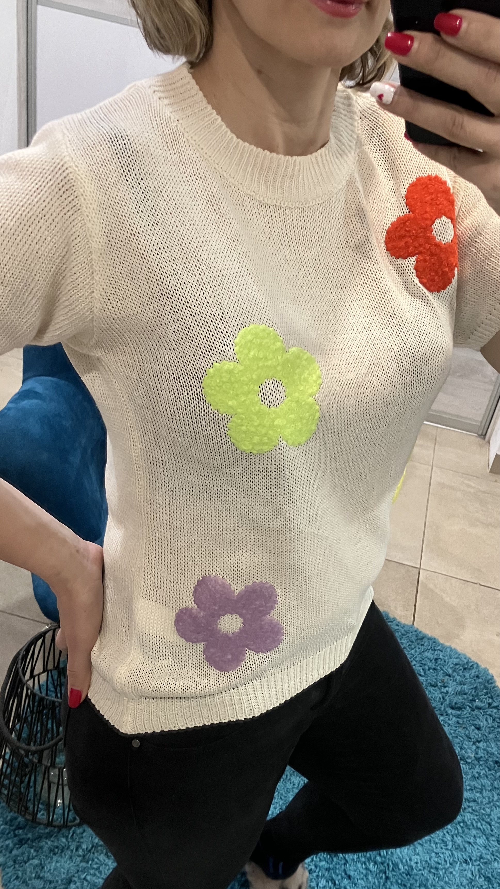 Maslový sveter krátky rukáv s farebnými kvetmi