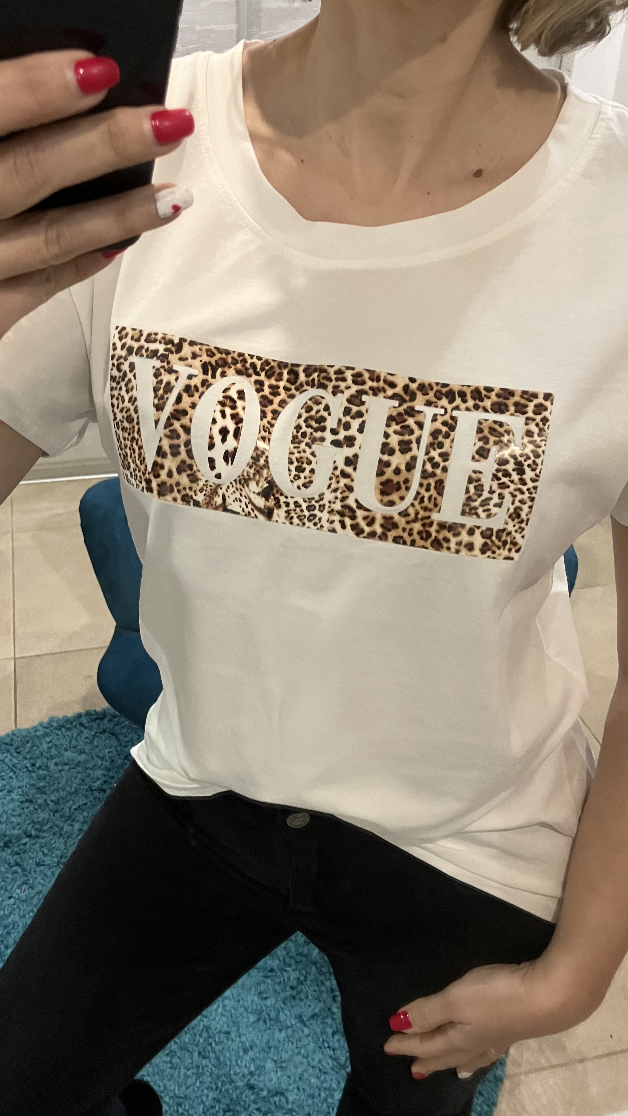 Dámske tričko s potlačou a nápisom Vogue