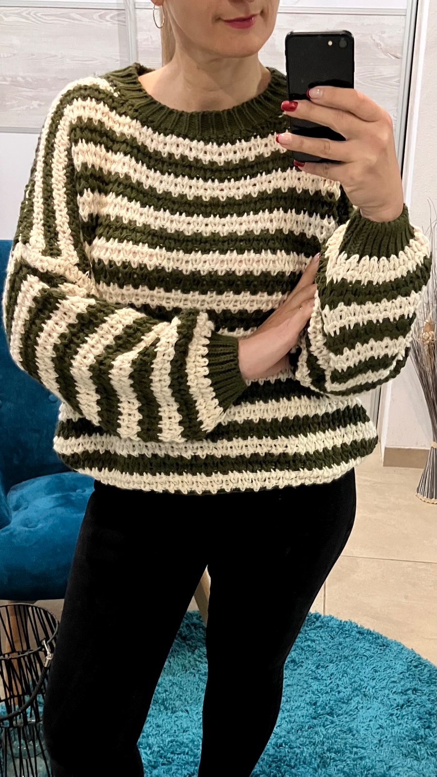 Pásikavý pletený sveter 