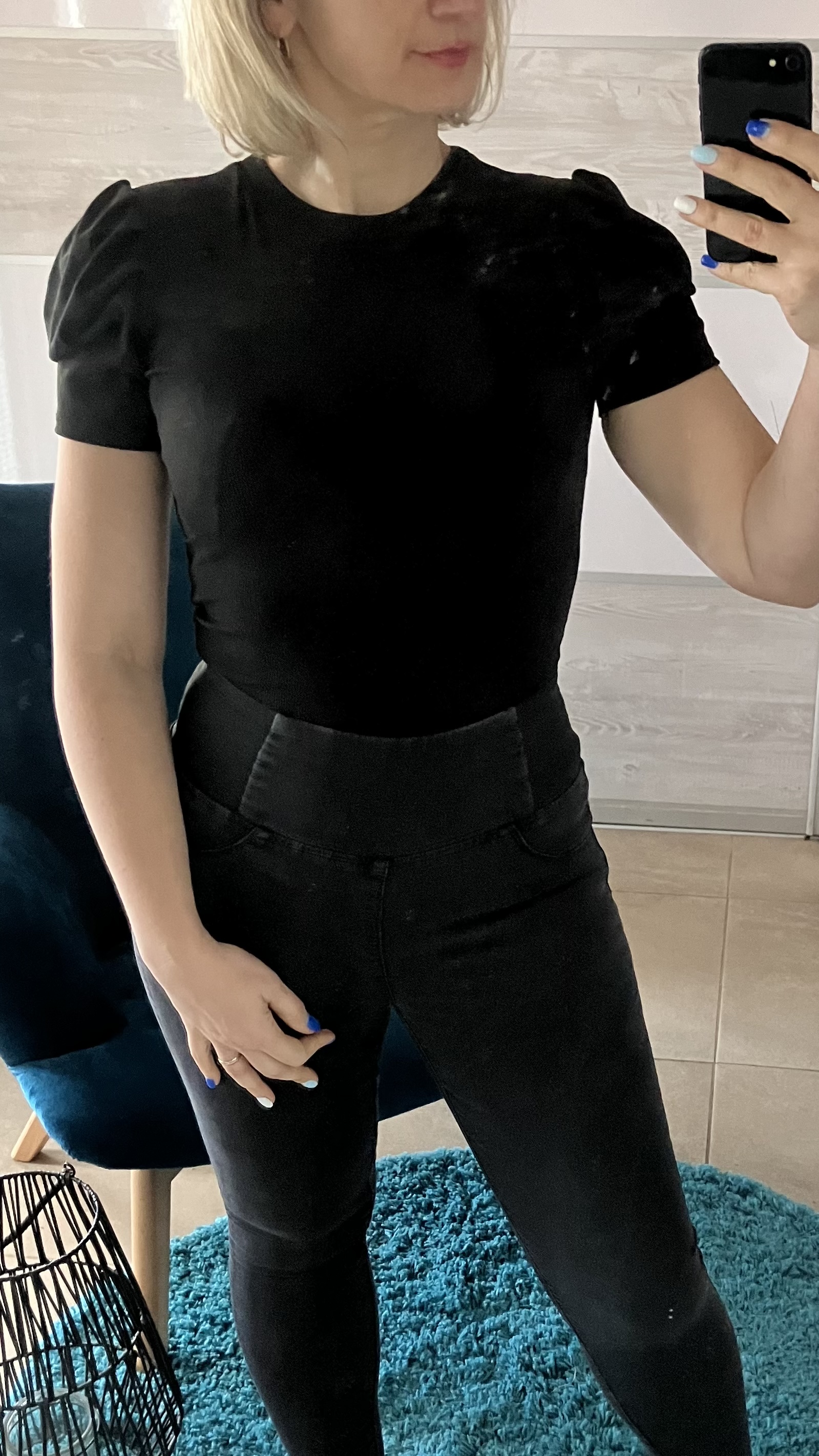 Rebrované tričko s nariasenými rukávmi čierne