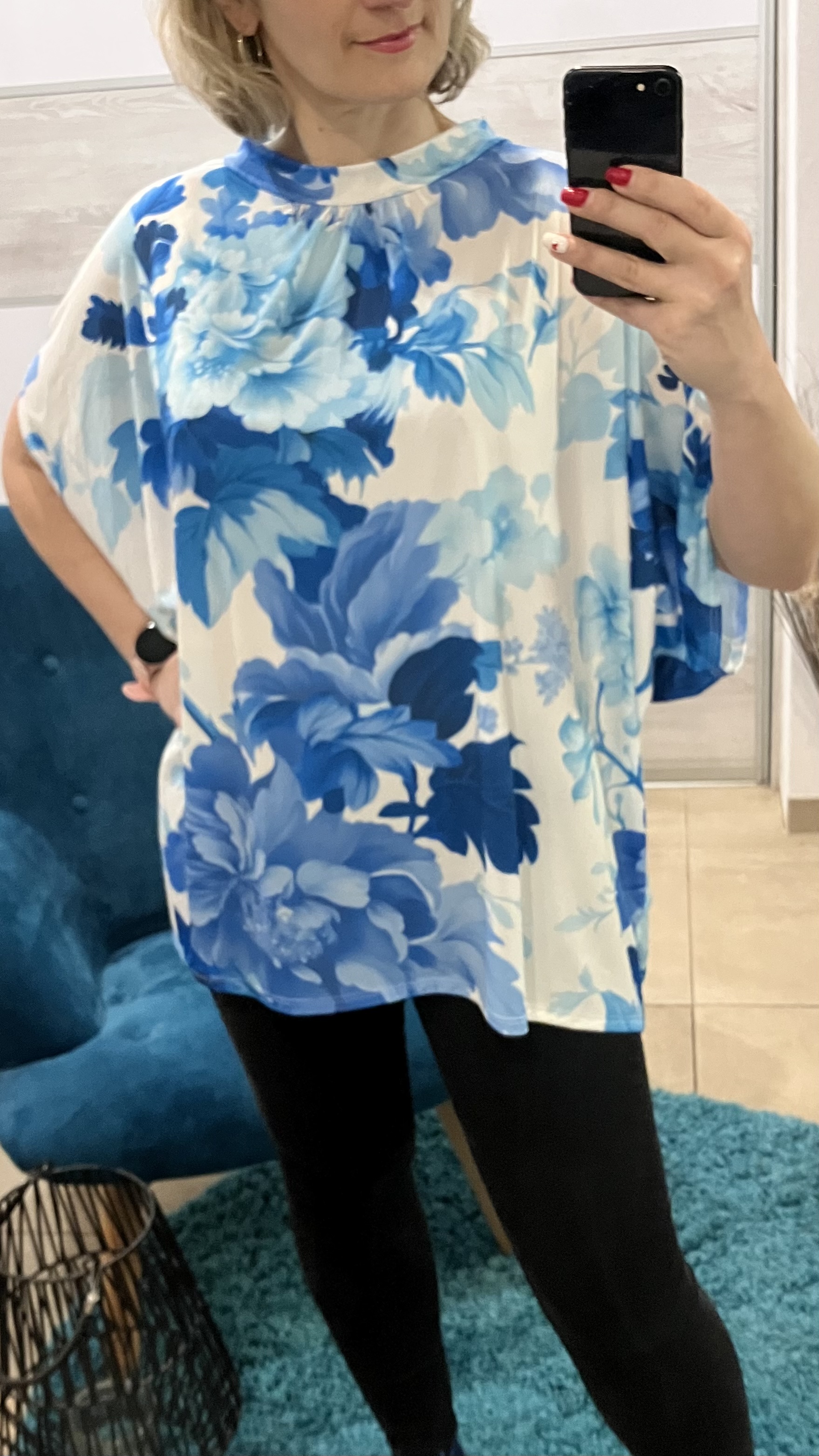 Kvetovaná oversize tunika bielo-modrá (UNI - M,L,XL,XXL)