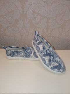 Bielo-modré vzorované papuče, veľk.27