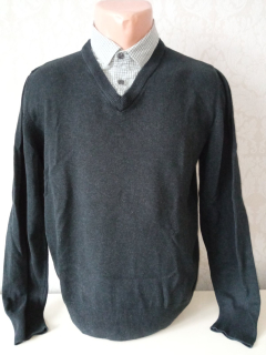 Sivý tenký sveter s košeľovou vsadkou (M)