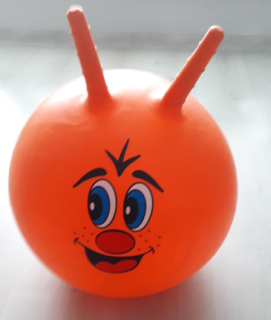 Oranžová skákacia lopta