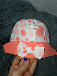 Oranžovo-biely bodkovaný klobúčik (6 mes.)