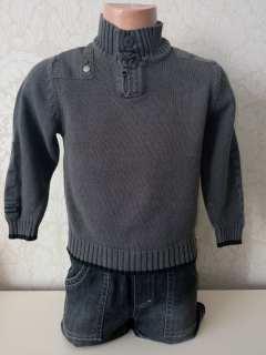 Sivý sveter s rolákom (3 r.)